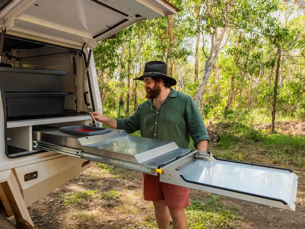 4WD Warrior Camper - Kitchen