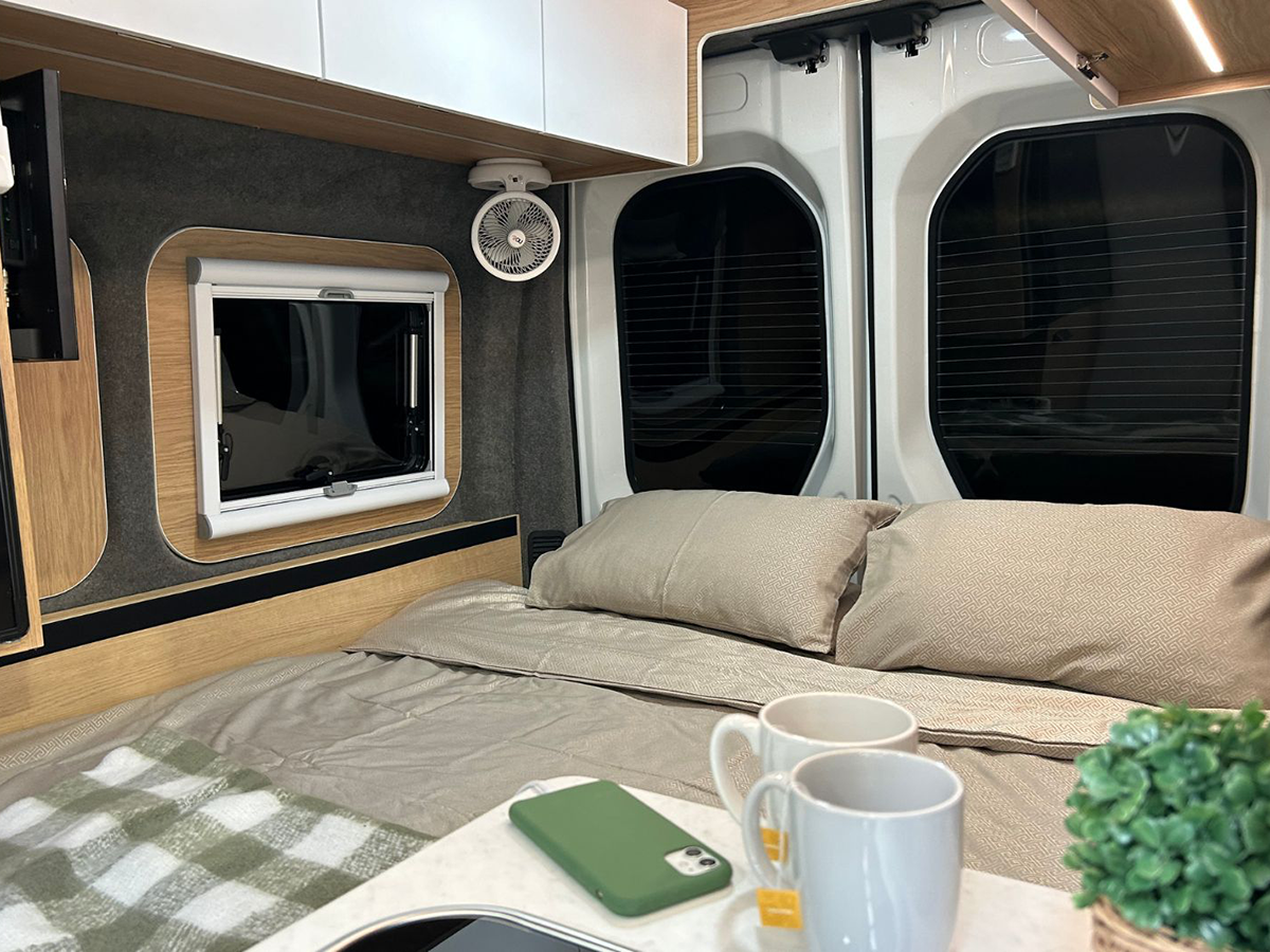 Cruisin 2 Berth Hitop - Double Bed