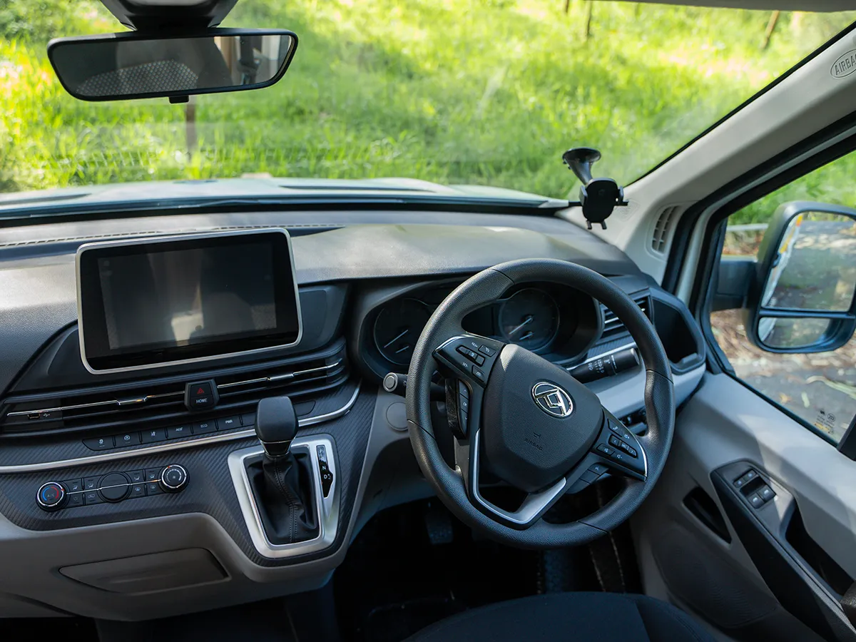 Active Compact Select Drivers Cabin