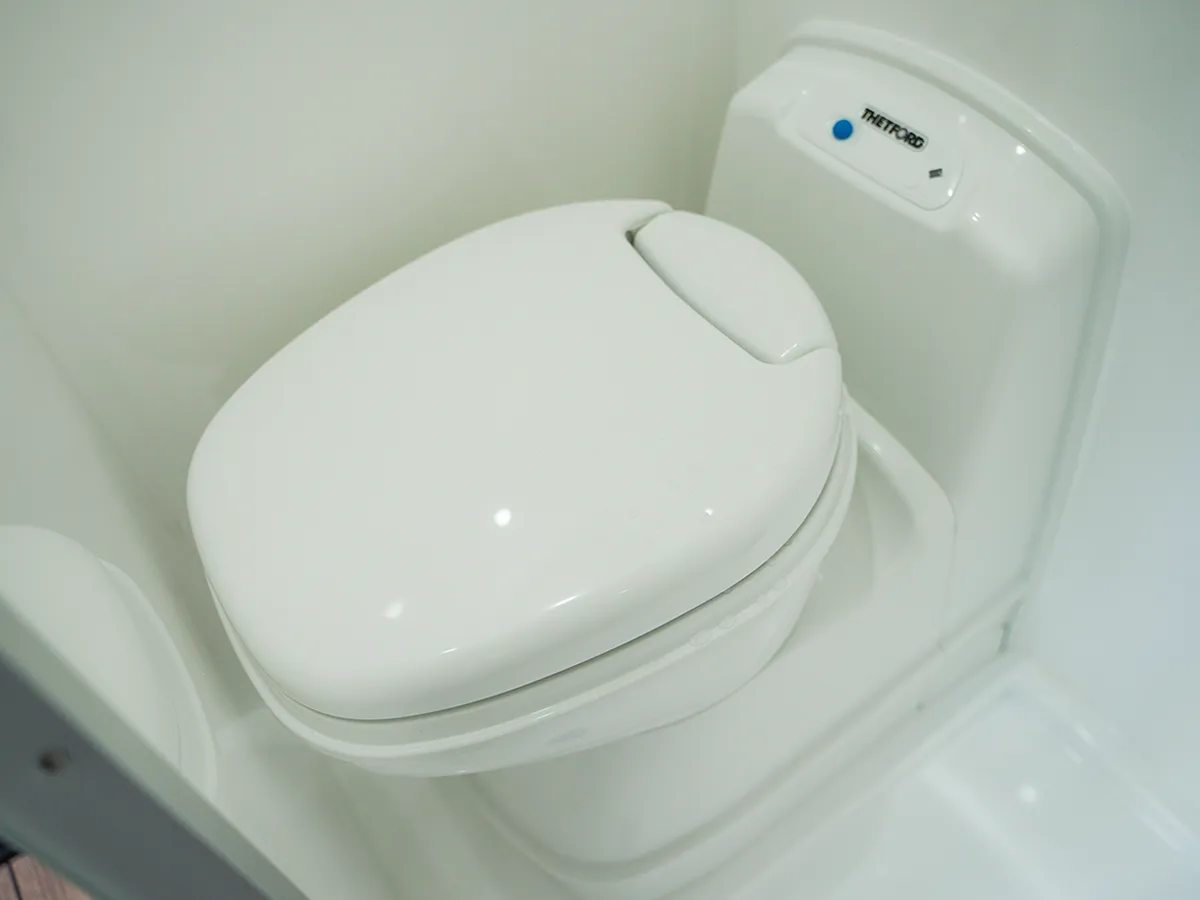 Active Compact Select Toilet