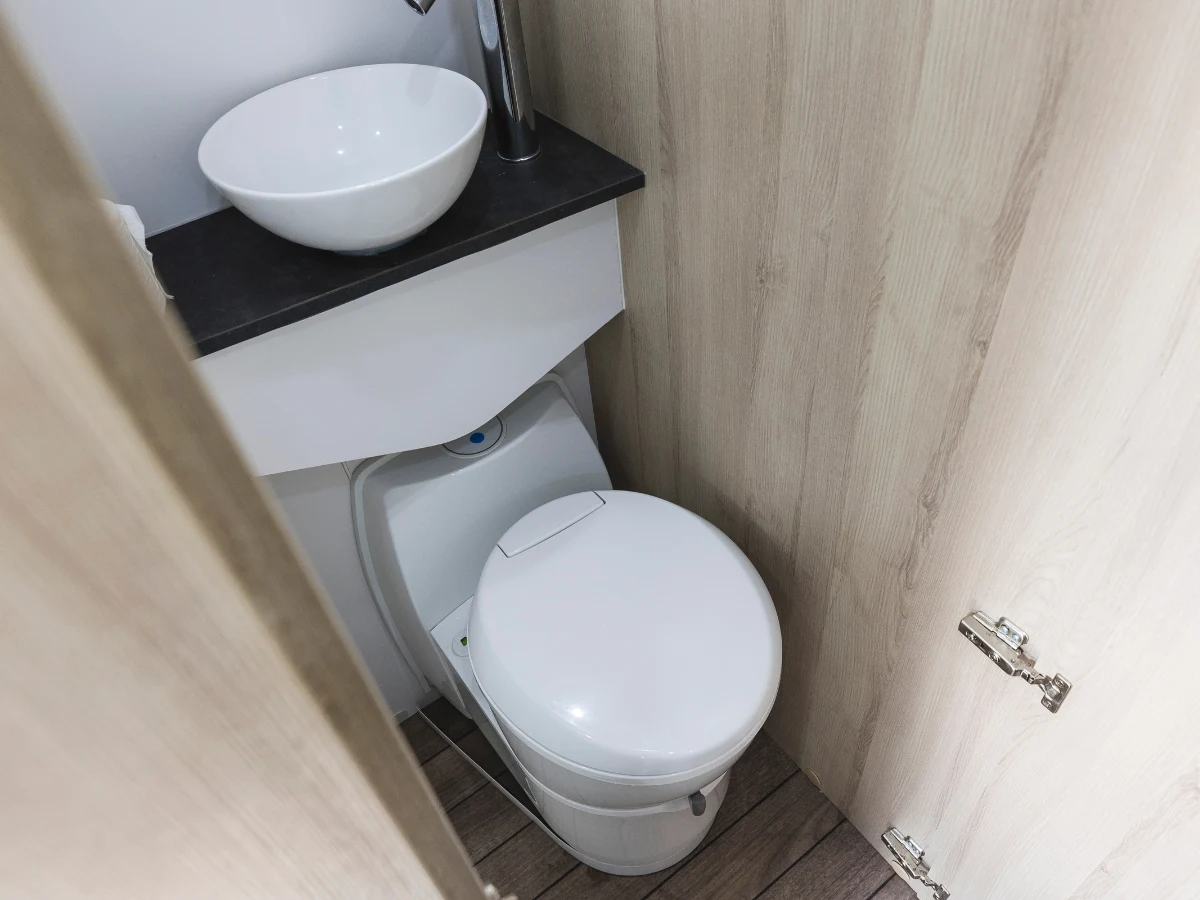 Active Pop Top Select Toilet