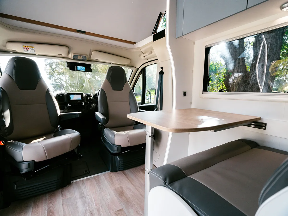 Comfort Family Select Middle Dinette