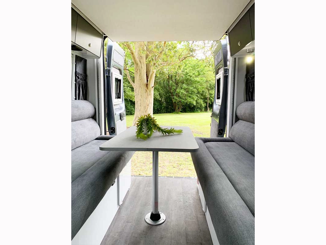 Polaris 2+2 - siting view