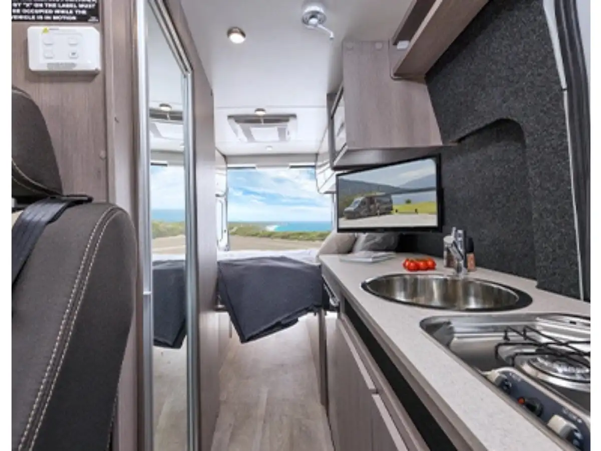 LJ Atlas Motorhom - Rear Bed