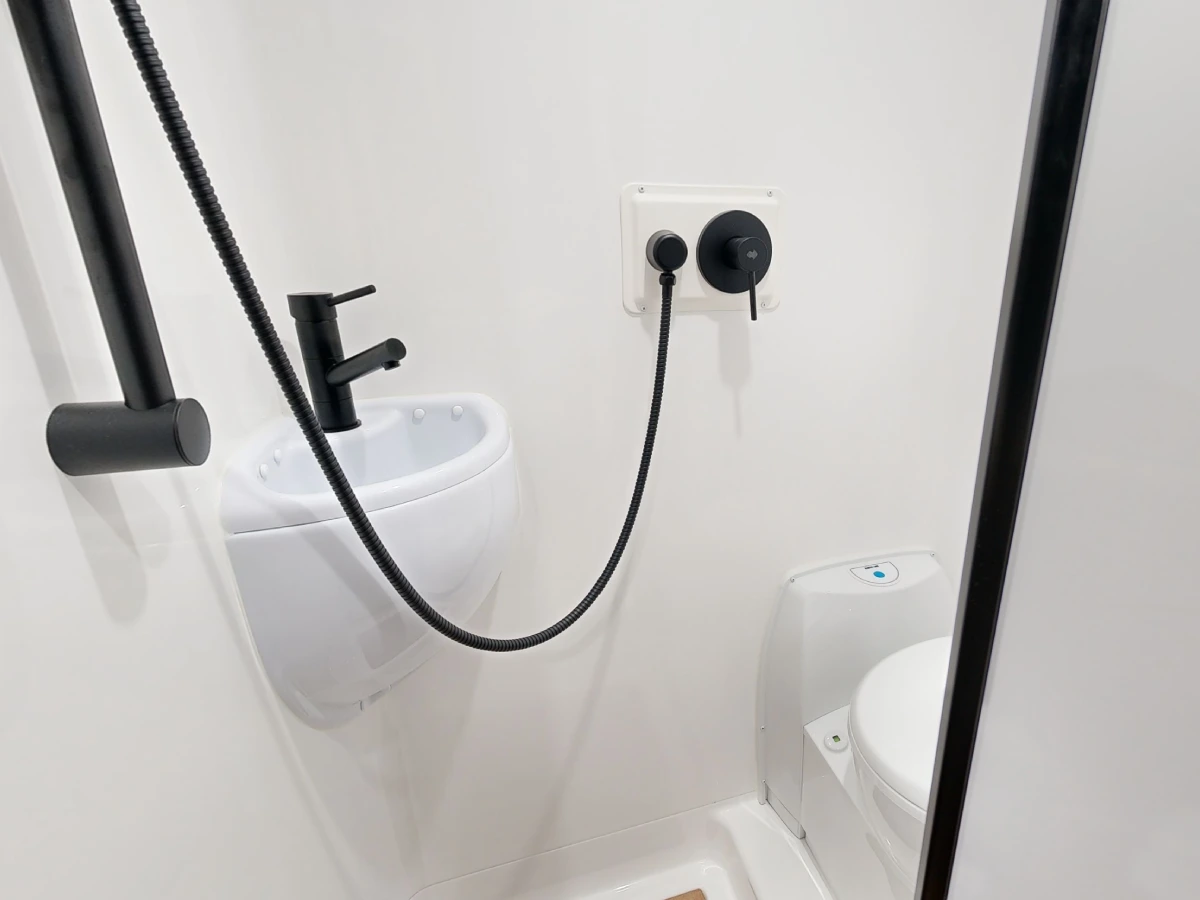 lets go atlas - bathroom