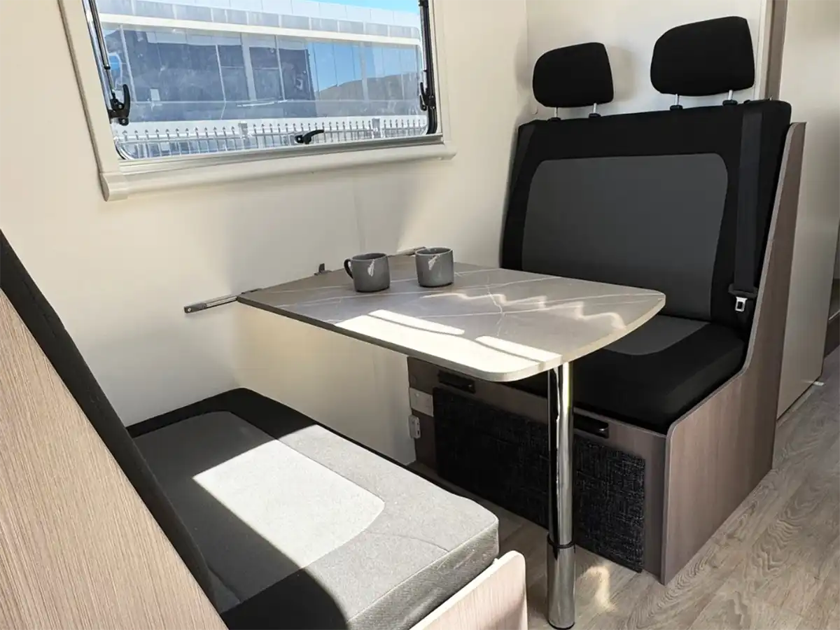 LJ 5 Berth Excursion Motorhome - Middle Dinette