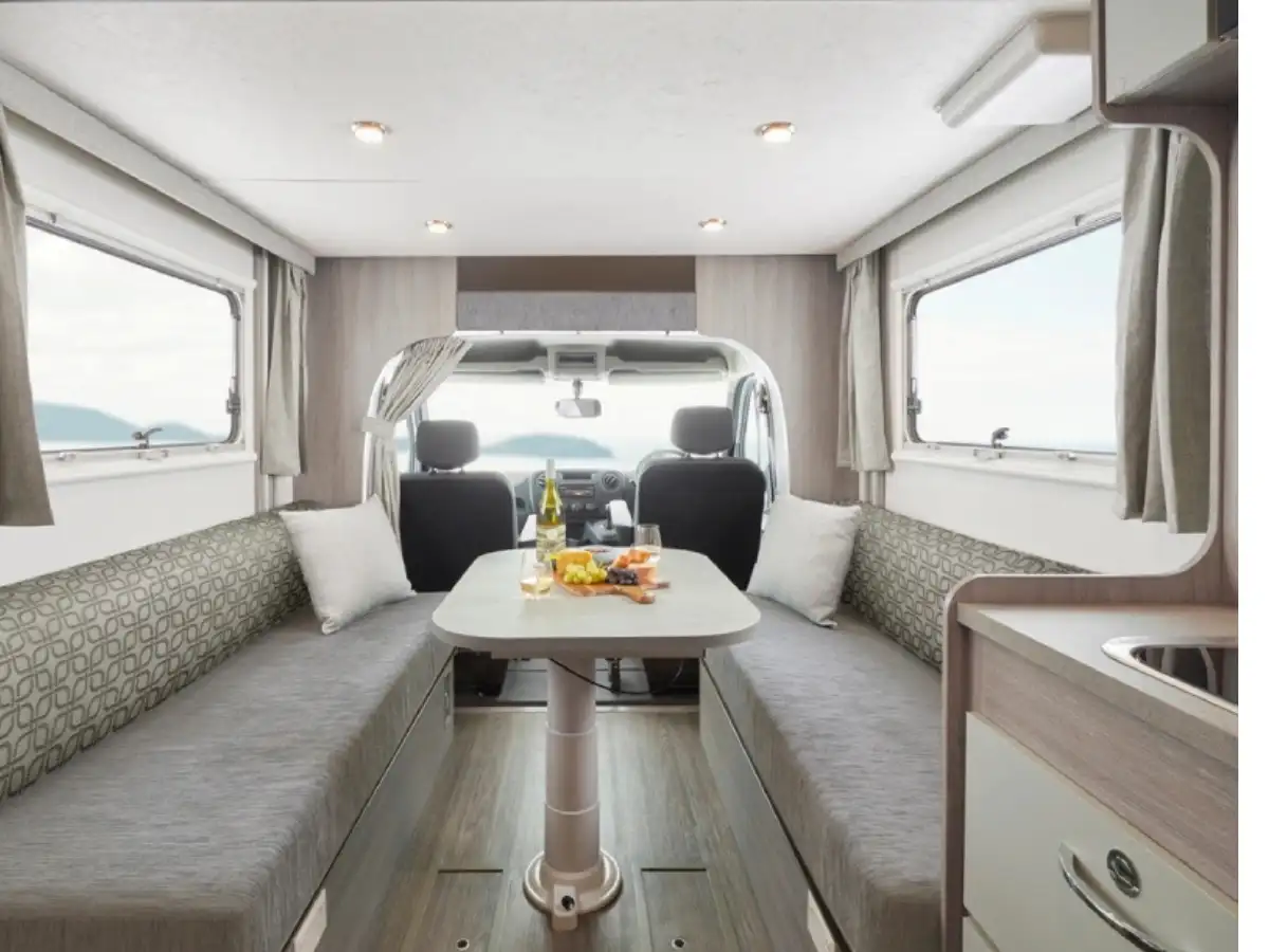 Roamer - Interior
