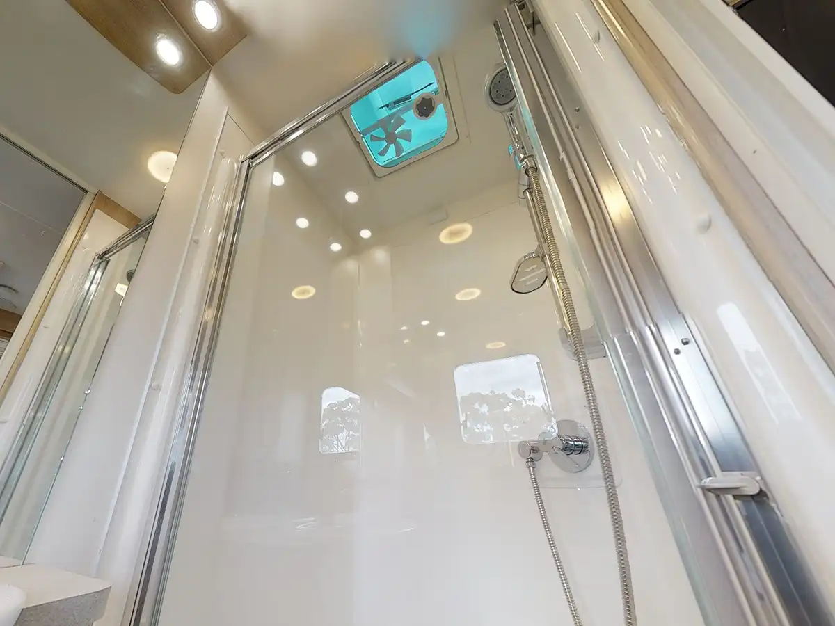 LJ 2 Berth Voyager Roamer Motorhome - Shower Stall
