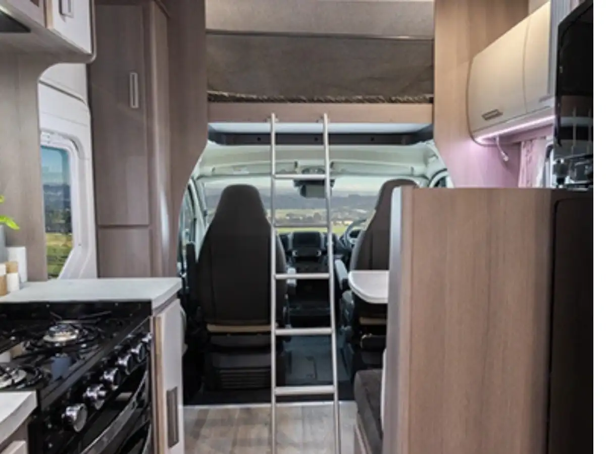 Royale 4 - Interior