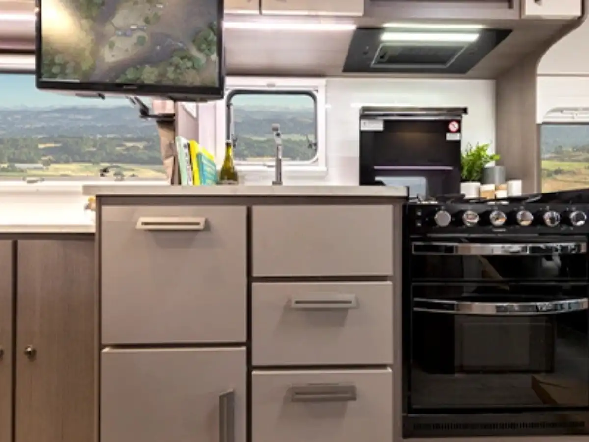 Royale 6 - Kitchen