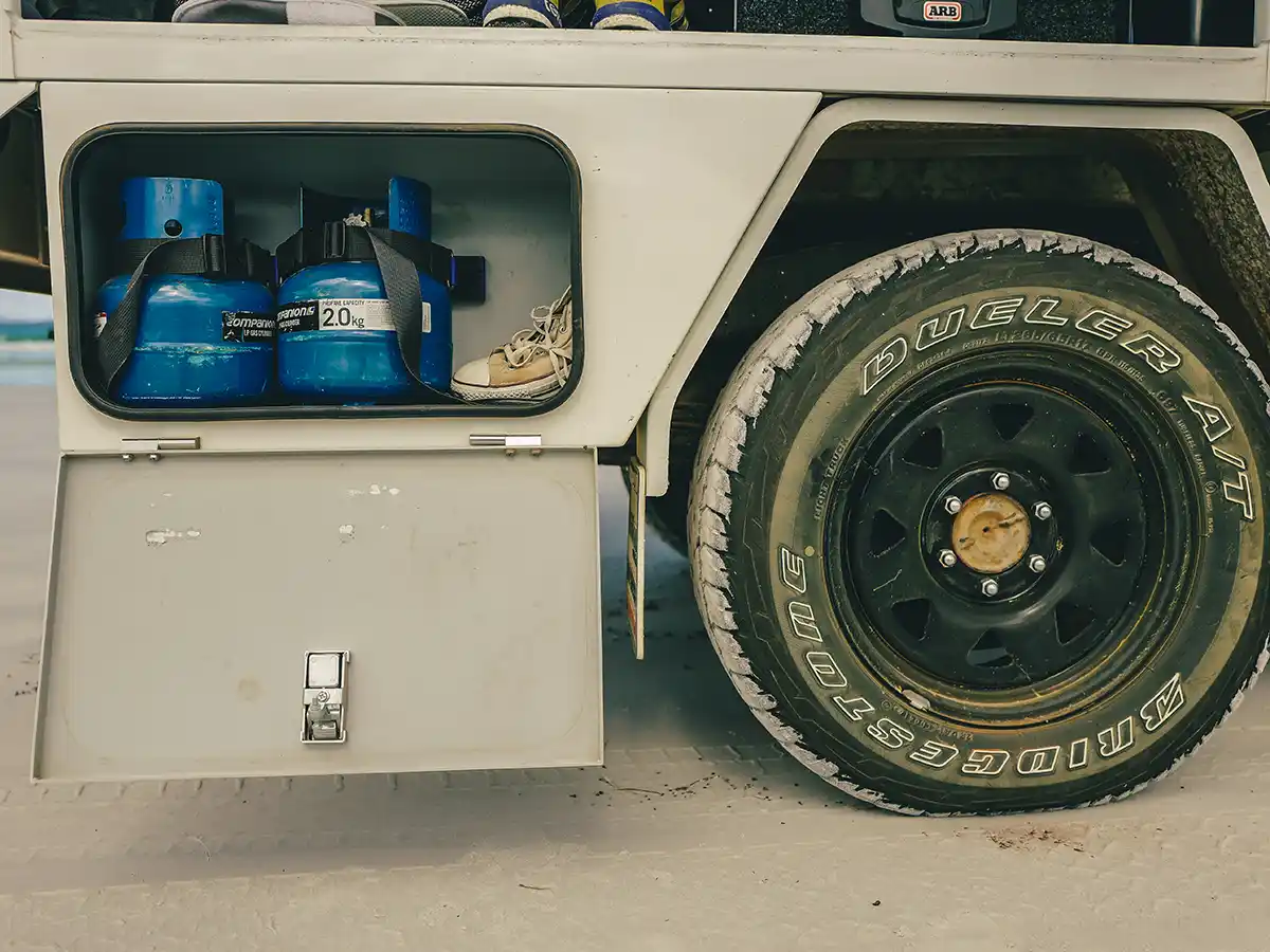 2 Person 4WD Camper Gas Bottle Storage
