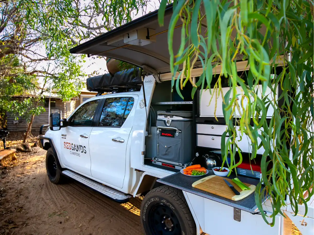 5 Person 4WD Rooftop Camper - Equipment