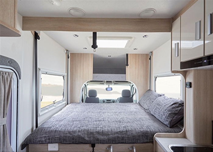 LJ 2 Berth Voyager Roamer Motorhome - bedroom view